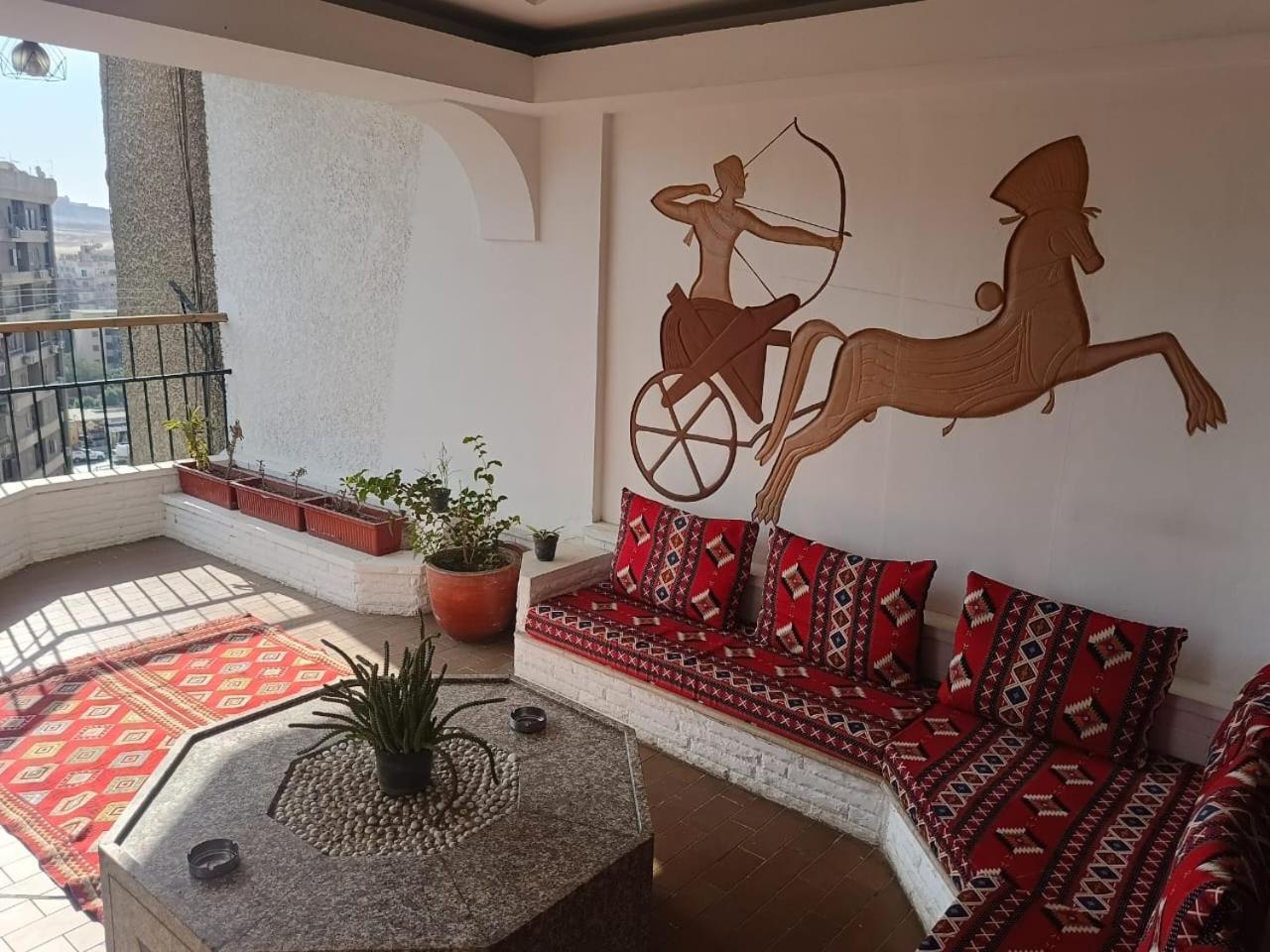 Pyramids Nights Hostel Kafret el-Gabal Екстериор снимка
